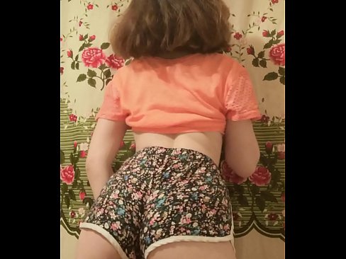 ❤️ Sexy ung babe tar av seg shortsen på kamera ❤️❌ Kvalitetssex ved no.analytik24.ru ☑